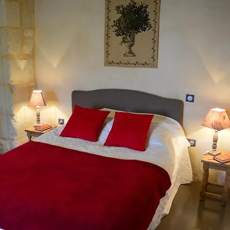 בית נופש Gites Du Chateau De Sur Guesnes Monts-sur-Guesnes