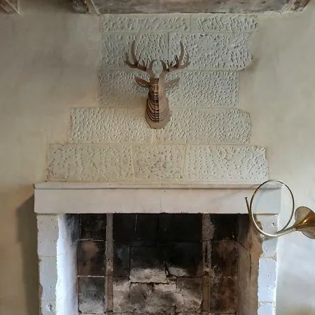 Gites Du Chateau De Sur Guesnes *