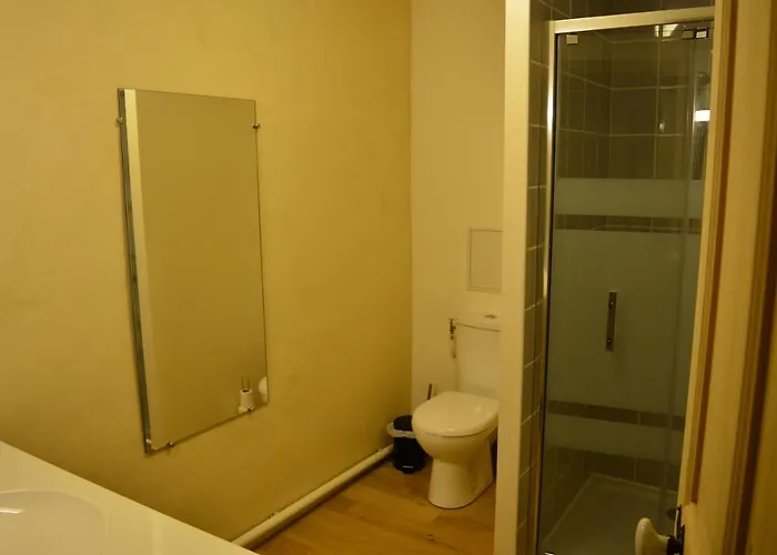 Gites Du Chateau De Sur Guesnes *