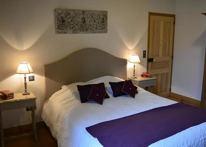 Semesterbostad Gites Du Chateau De Sur Guesnes