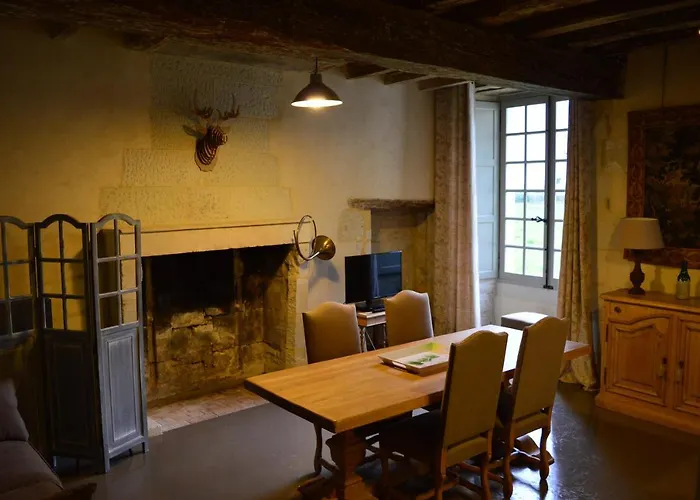 Semesterbostad Gites Du Chateau De Sur Guesnes *