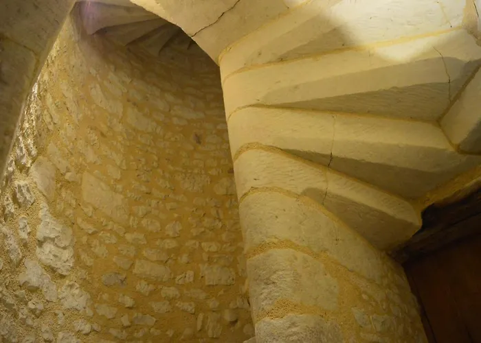 Semesterbostad Gites Du Chateau De Sur Guesnes