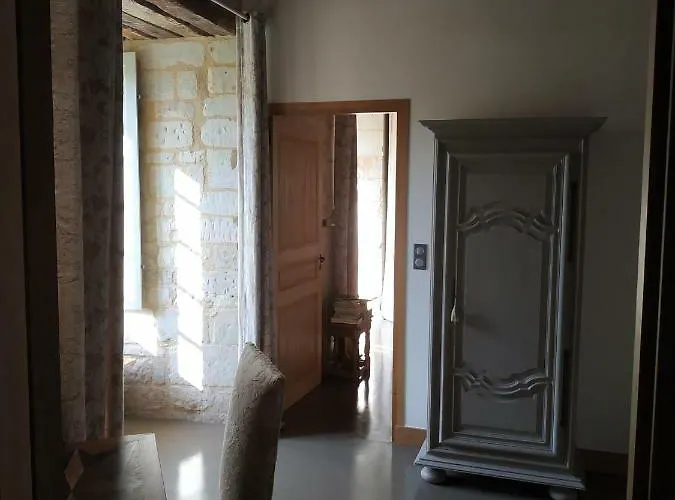 Gites Du Chateau De Sur Guesnes